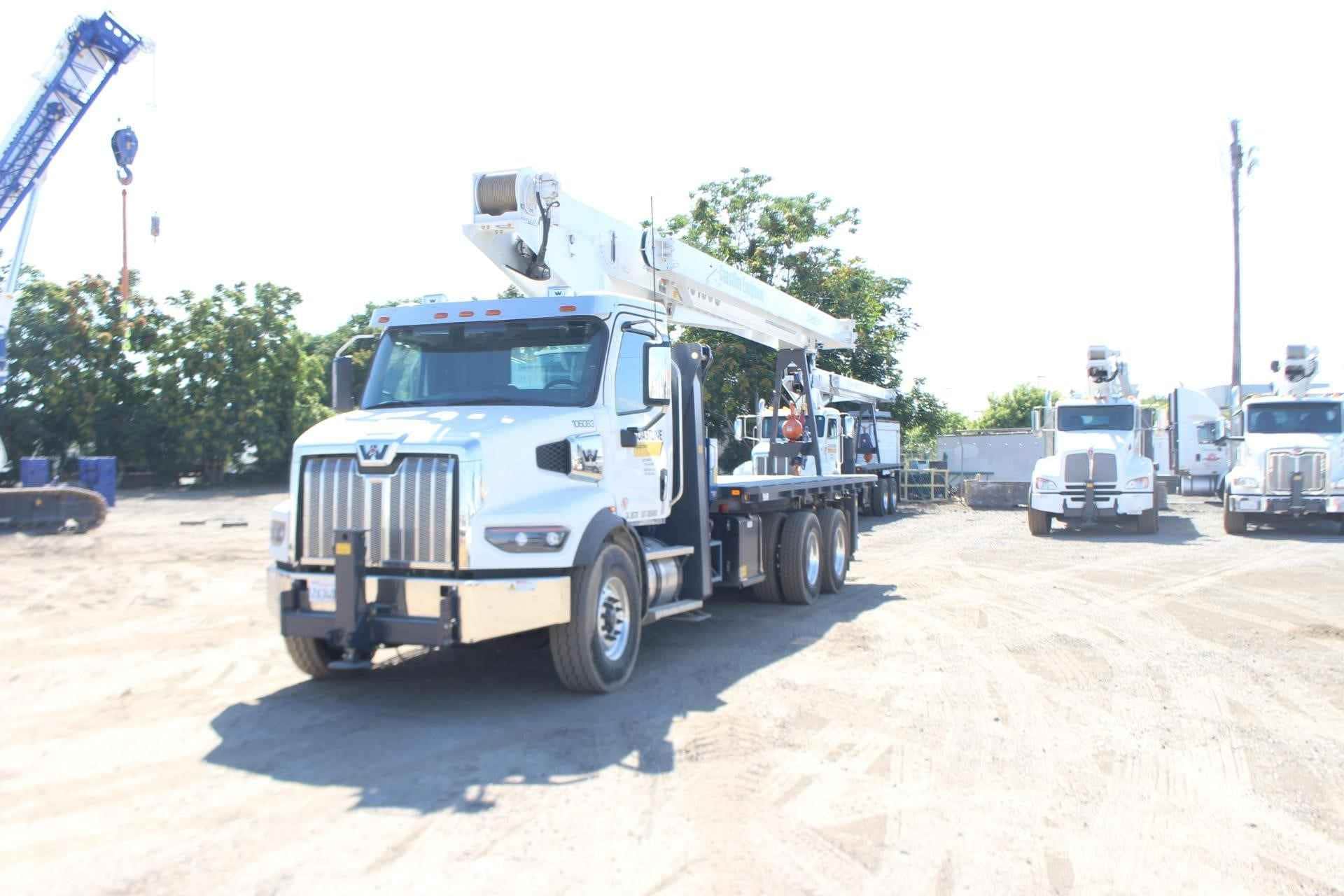 2023 MANITEX 30100C