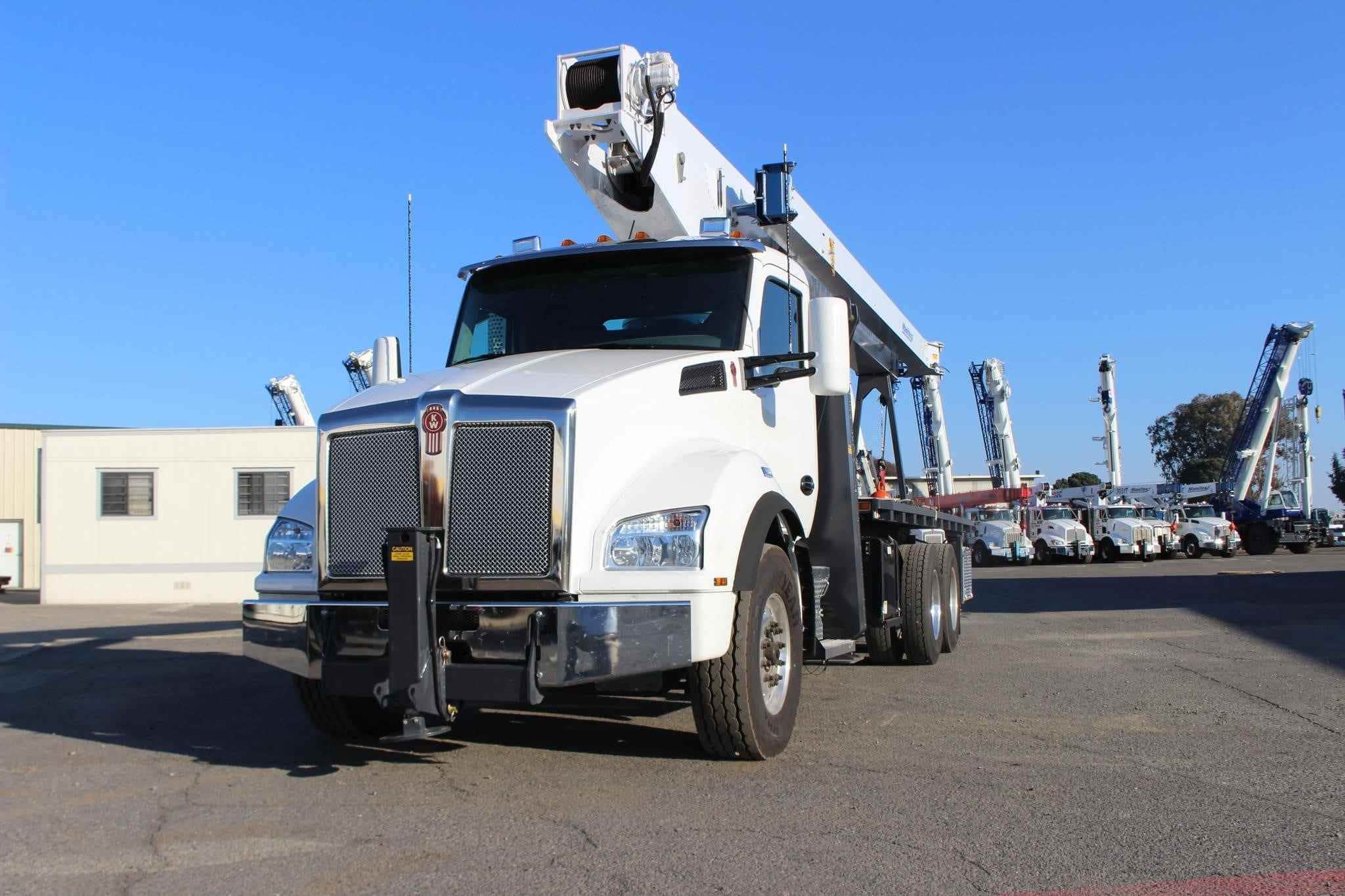 2027 MANITEX 30100C