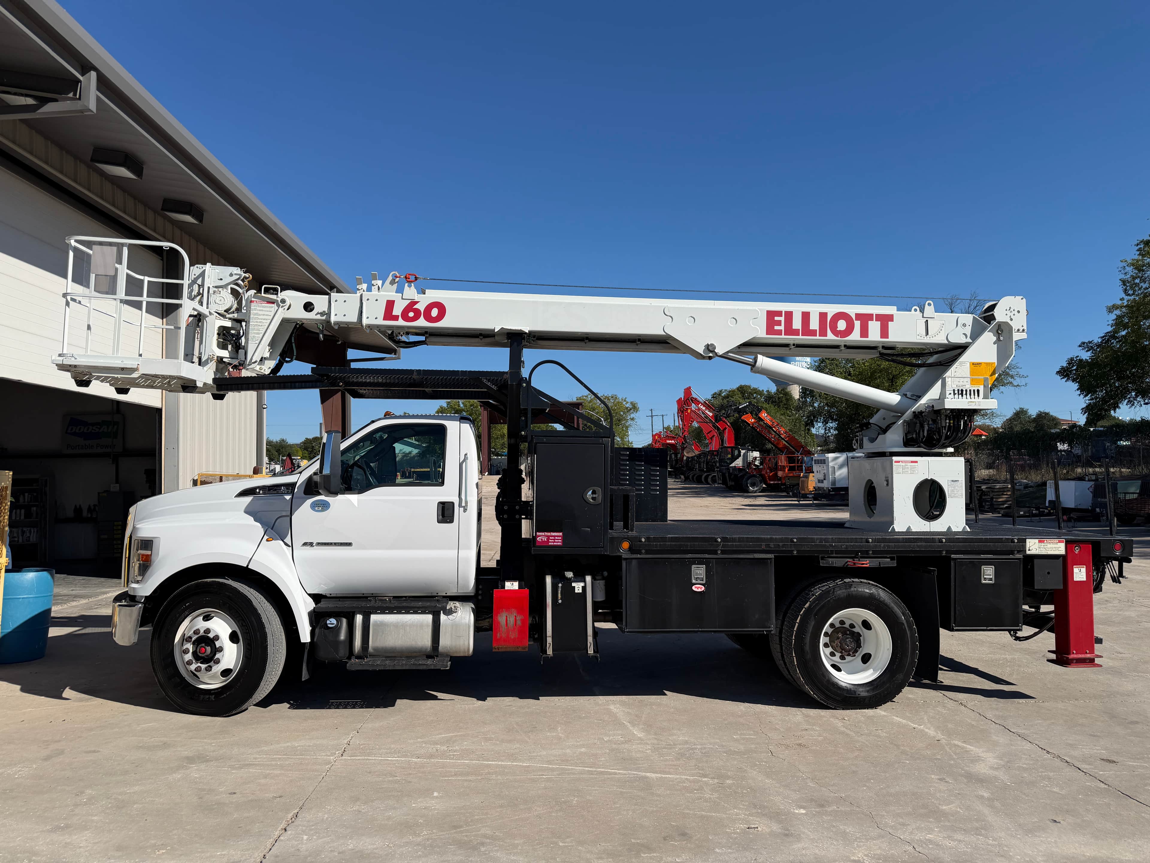 2018 Elliott L60R