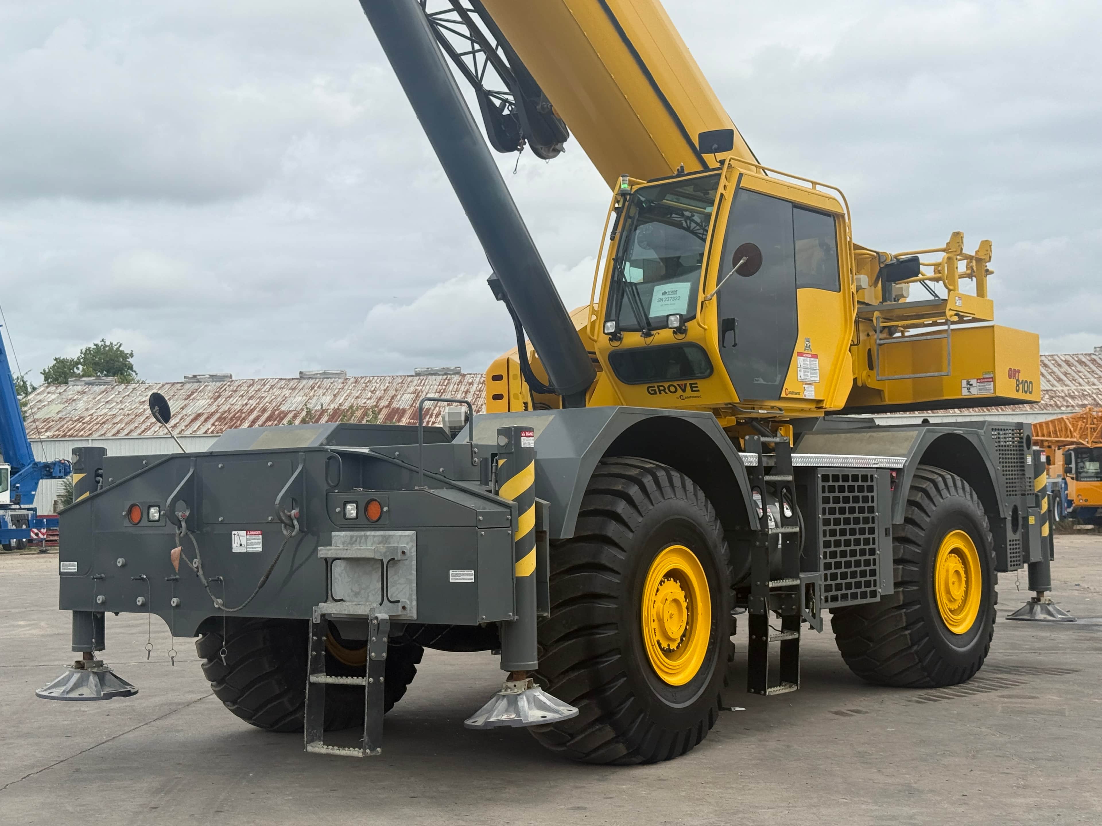 2022 Grove GRT8100