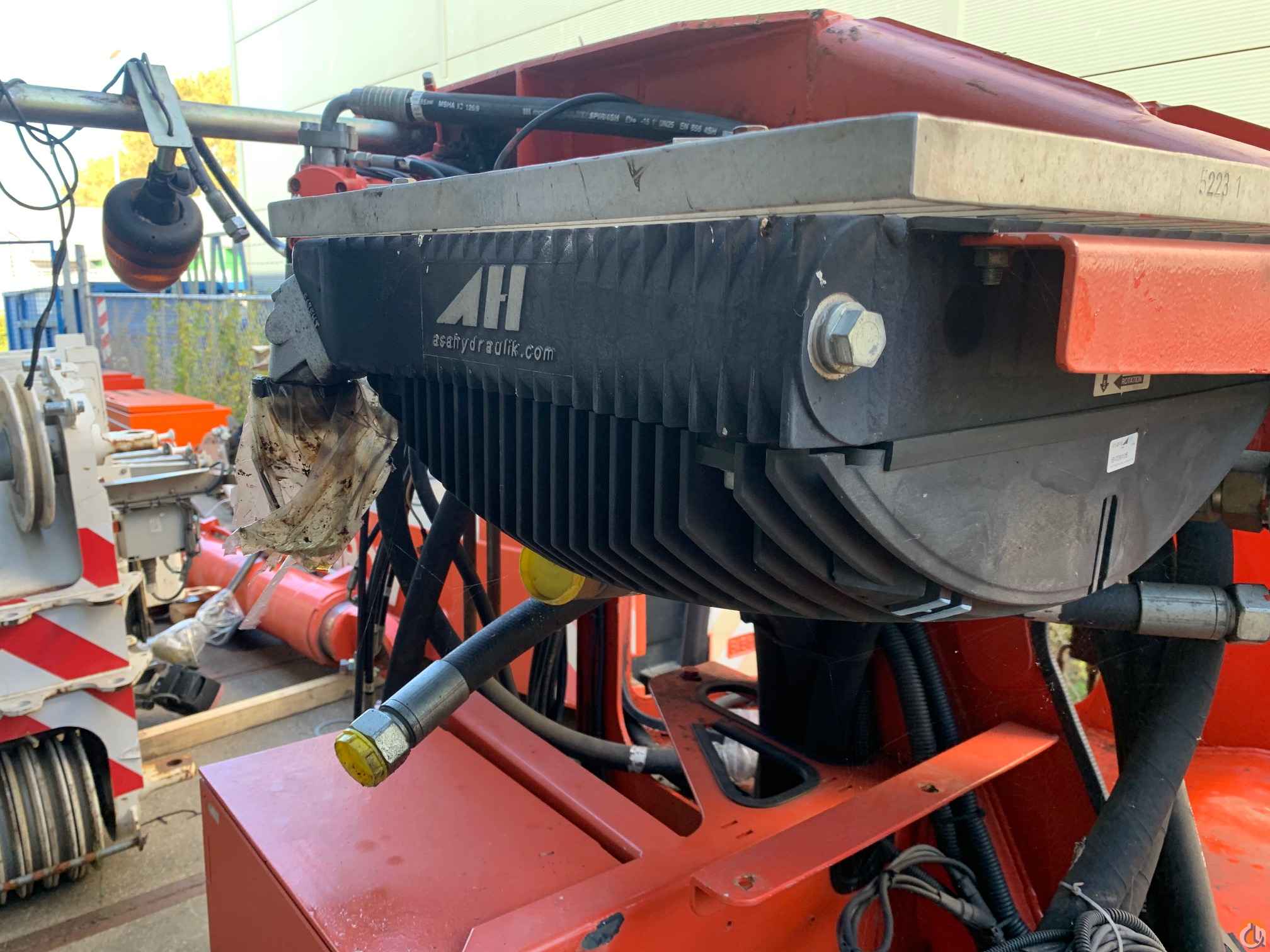 3087549 - Oil cooler