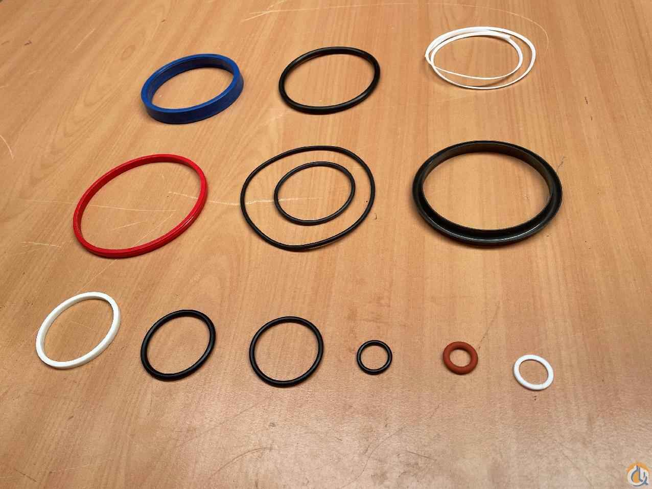 9752990273 - SEAL KIT