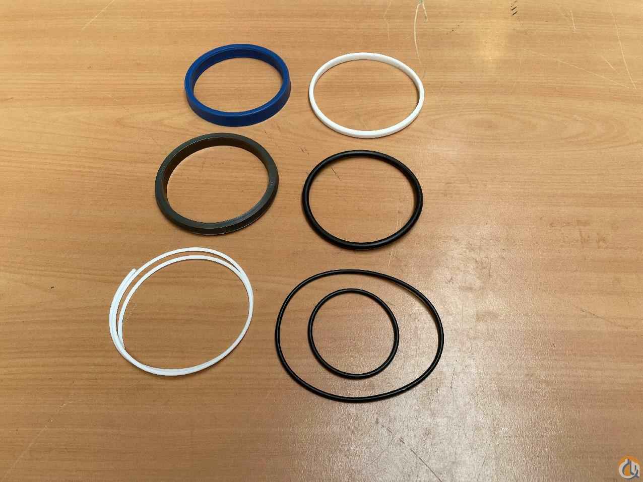 9752990284 - SEAL KIT