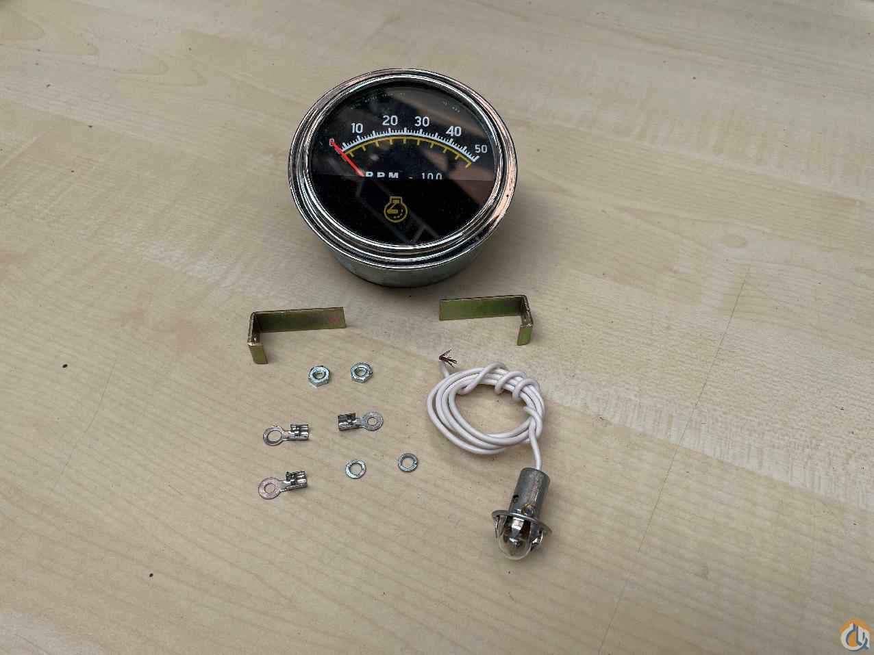 7486000585 - TACHOMETER