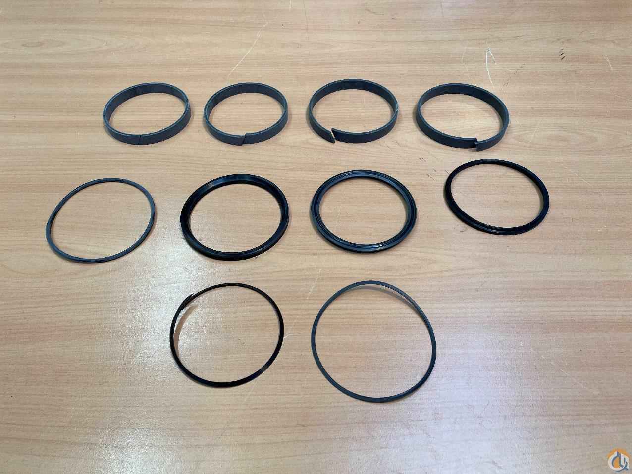 7373000165 - REPAIR KIT LIFT CYLINDER