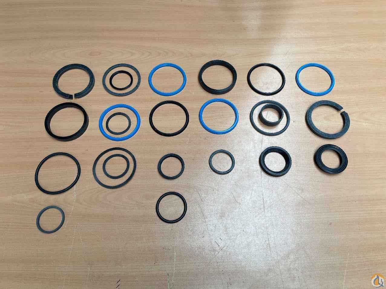 7373000105 - SEAL KIT