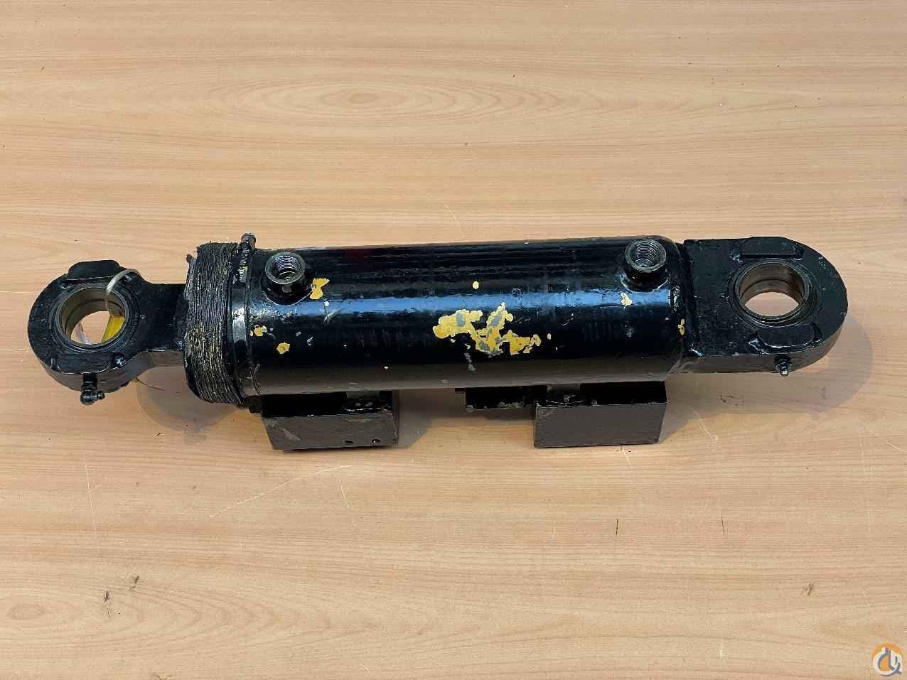 7372990212 - SUSPENSION CYLINDER