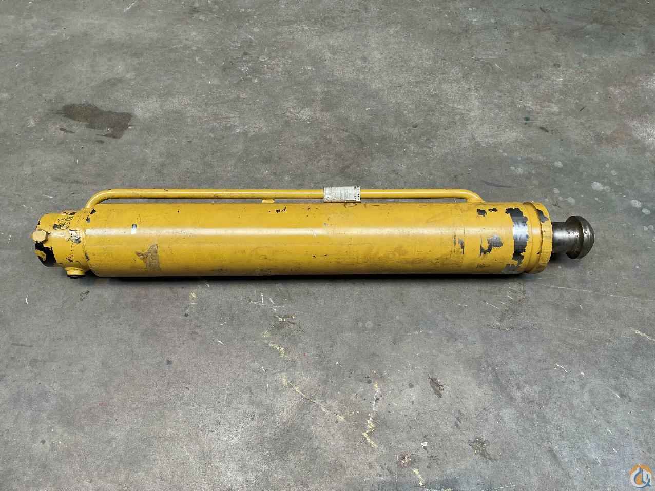 7372990259 - OUTRIGGER CYLINDER
