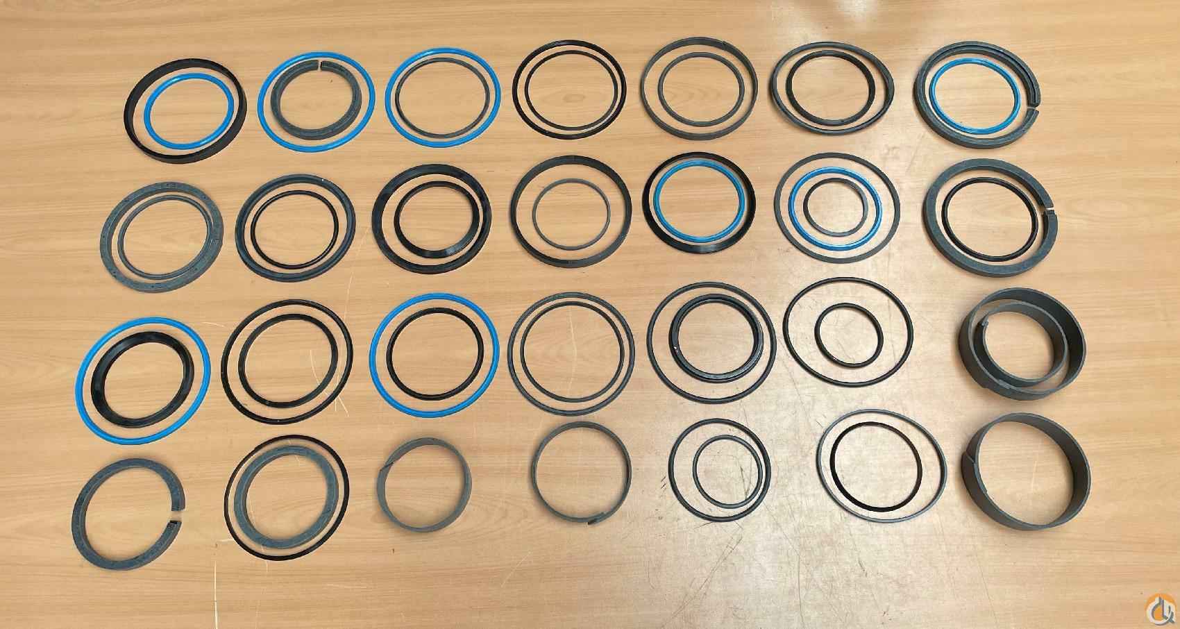 7373000048 - CYL SEAL KIT