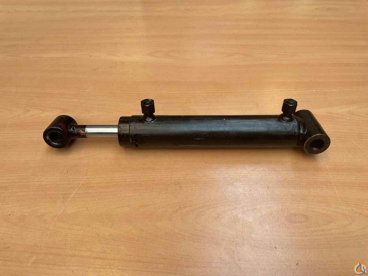 7372005245 - STEER CYLINDER