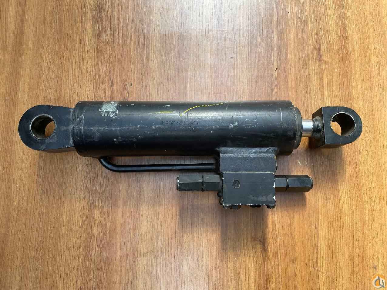 6372005424 - LEVELING CYLINDER