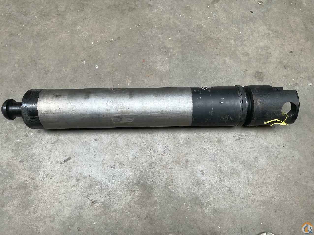 6372003181 - OUTRIGGER CYLINDER