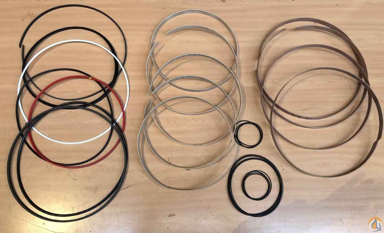 48444112 - SEAL KIT