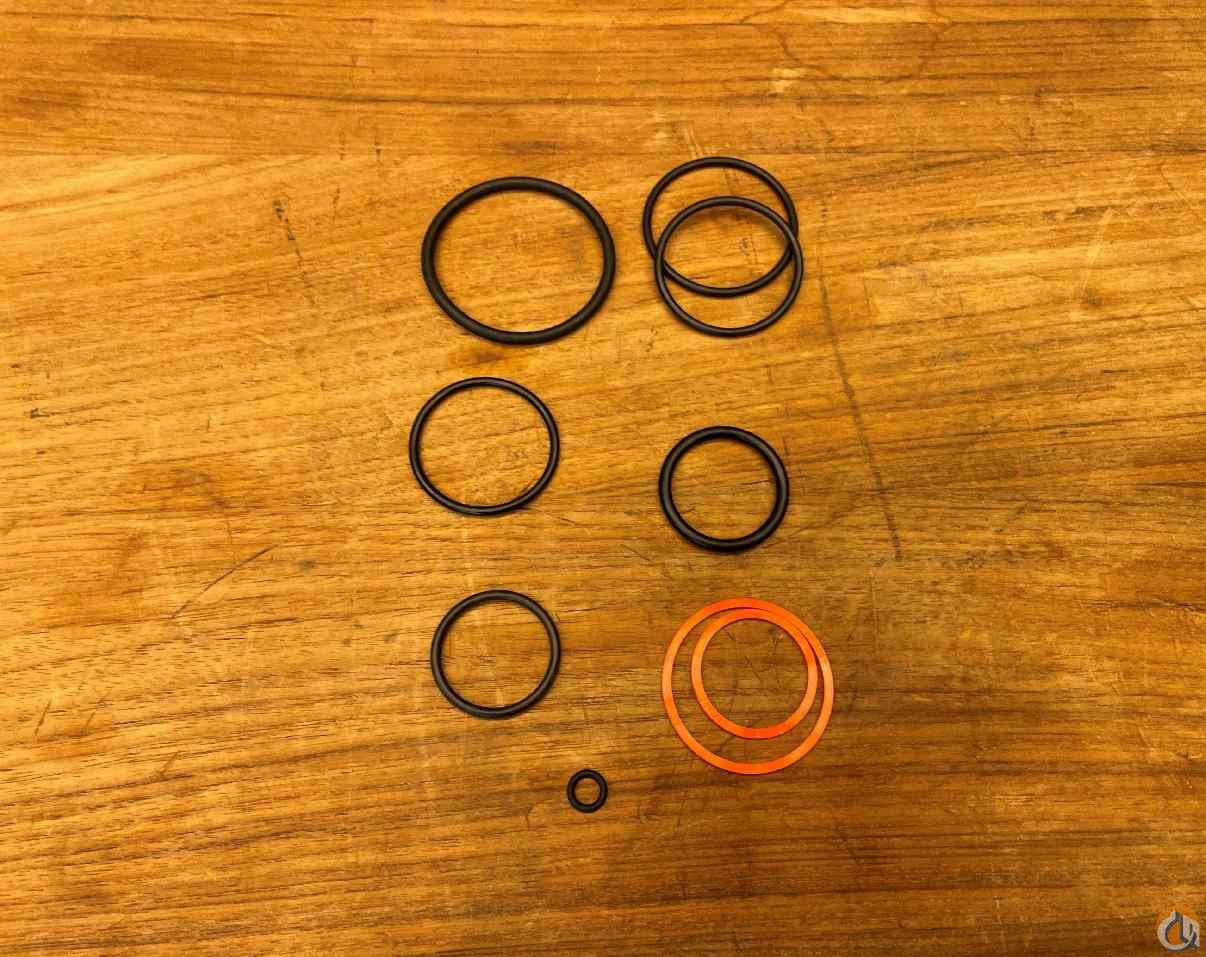 N-81496-94 - VALVE GASKET KIT