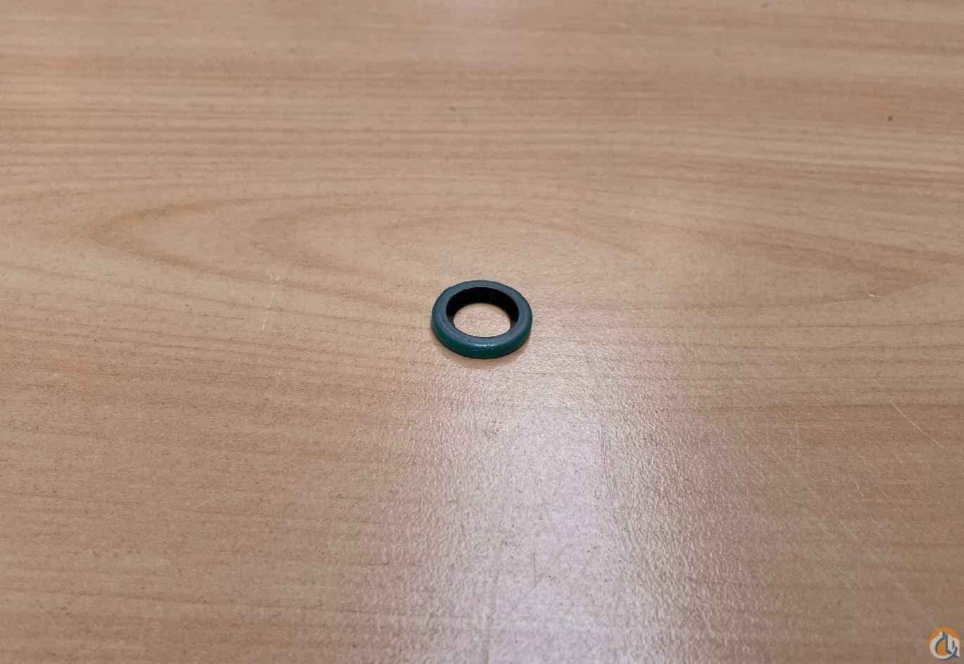 7794000126 - OIL SEAL
