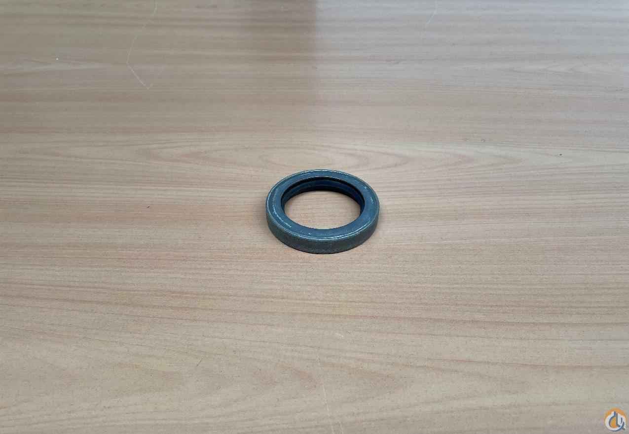 9049100488 - SEAL OIL