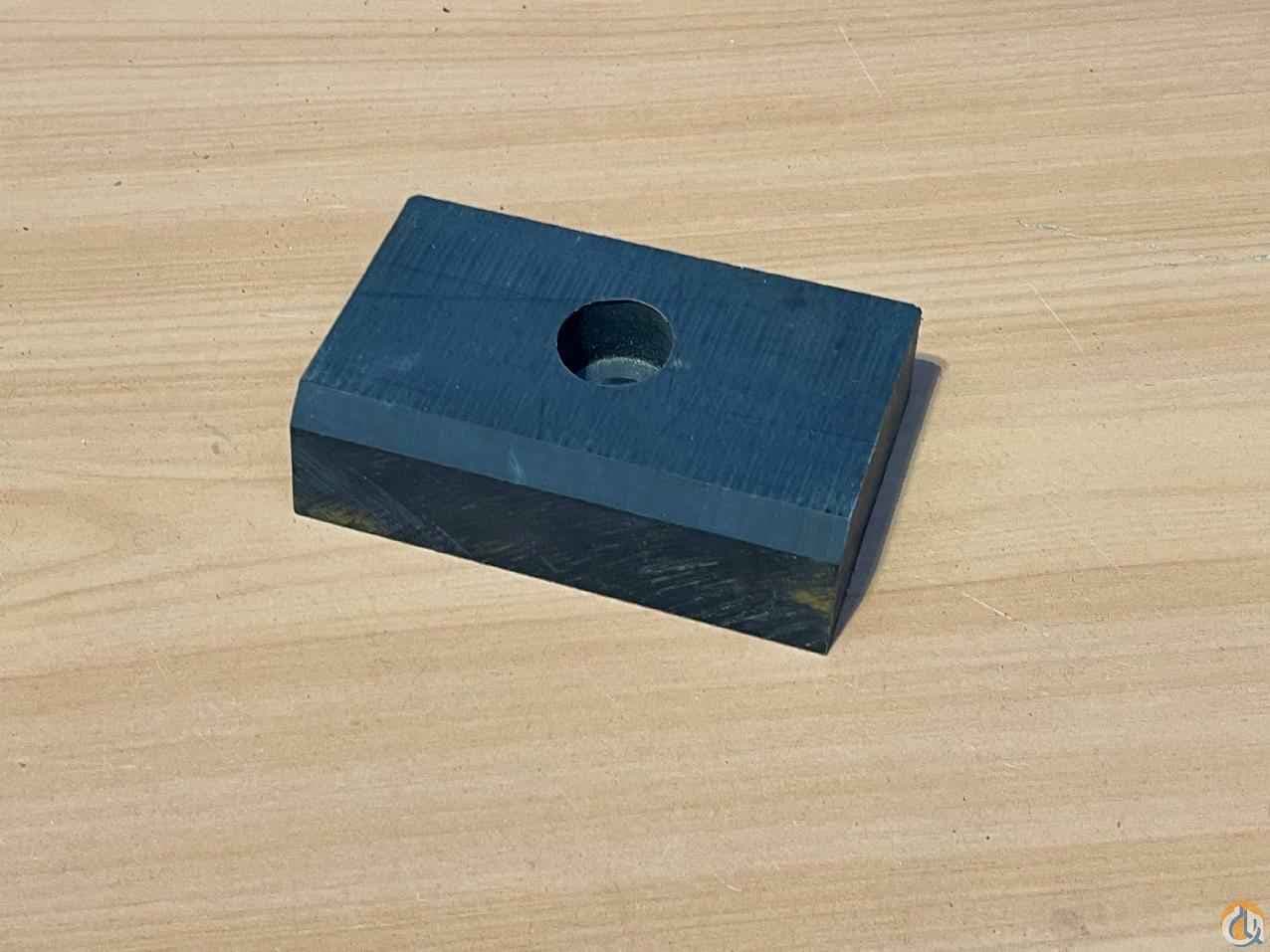 6671000130 - WEAR PAD 1" X 2