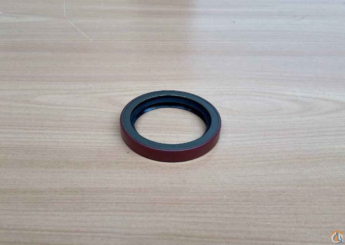 9049107124 - SEAL, OIL