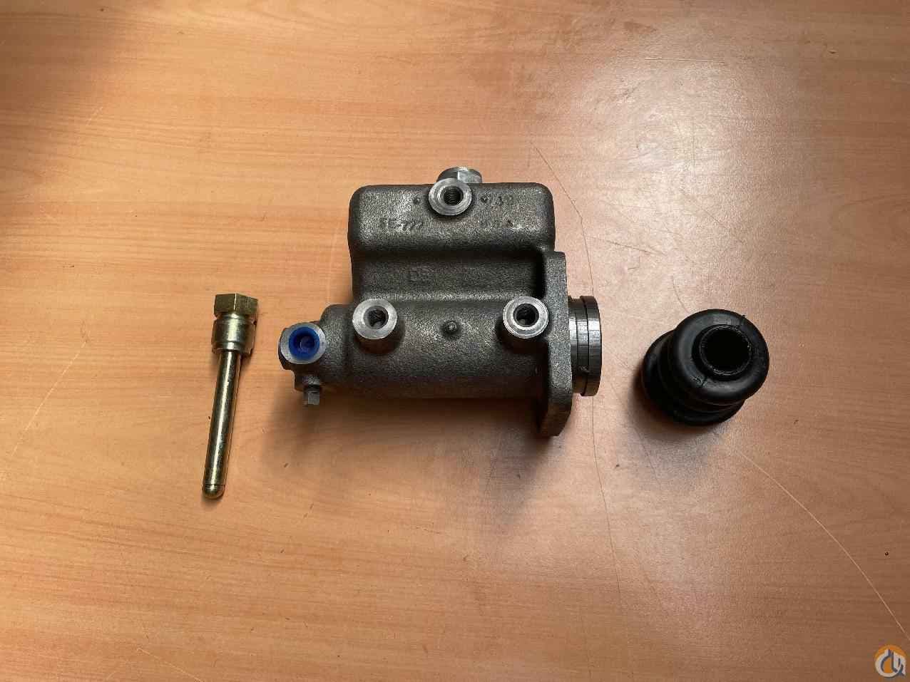 9372100933 - MASTER CYLINDER