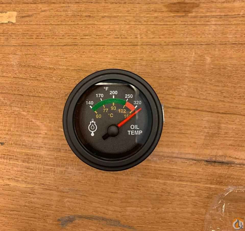 7486100045 - GAUGE, OIL TEMPERATURE