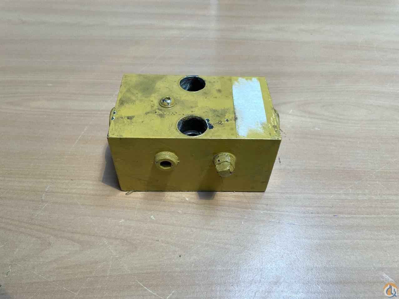 7926000055 - VALVE ASSY