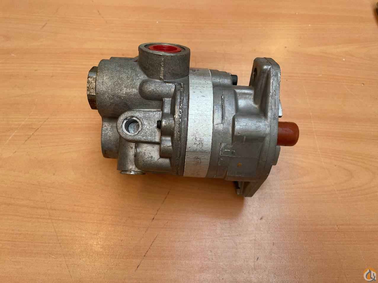 7722000220 - STEER PUMP