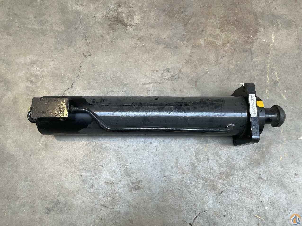 6372001833 - JACK CYL ASSY 5 1/2