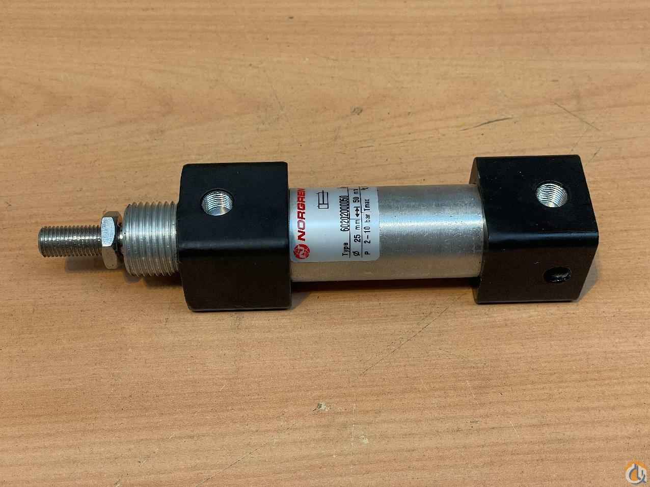 8364543 - CYLINDER AIR