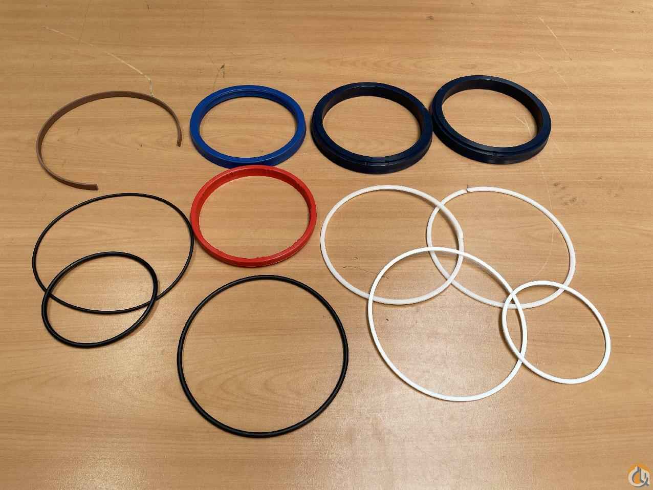 2217713 - SET OF SEALS