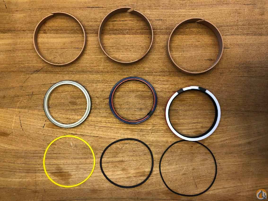 3319016 - SEAL KIT OUTRIGGER CYLINDER