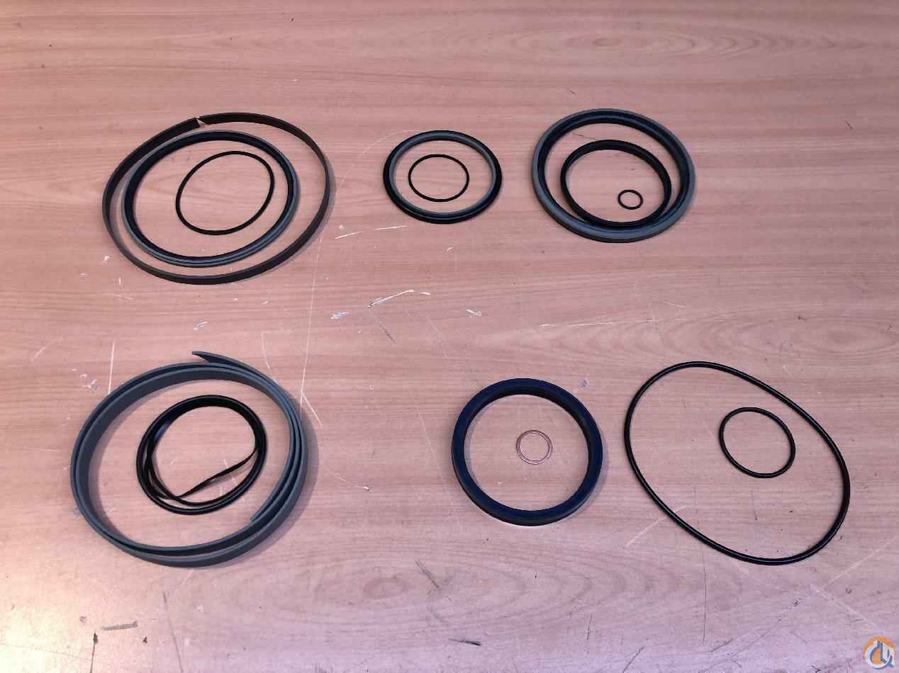 2309979 - SET OF SEALS