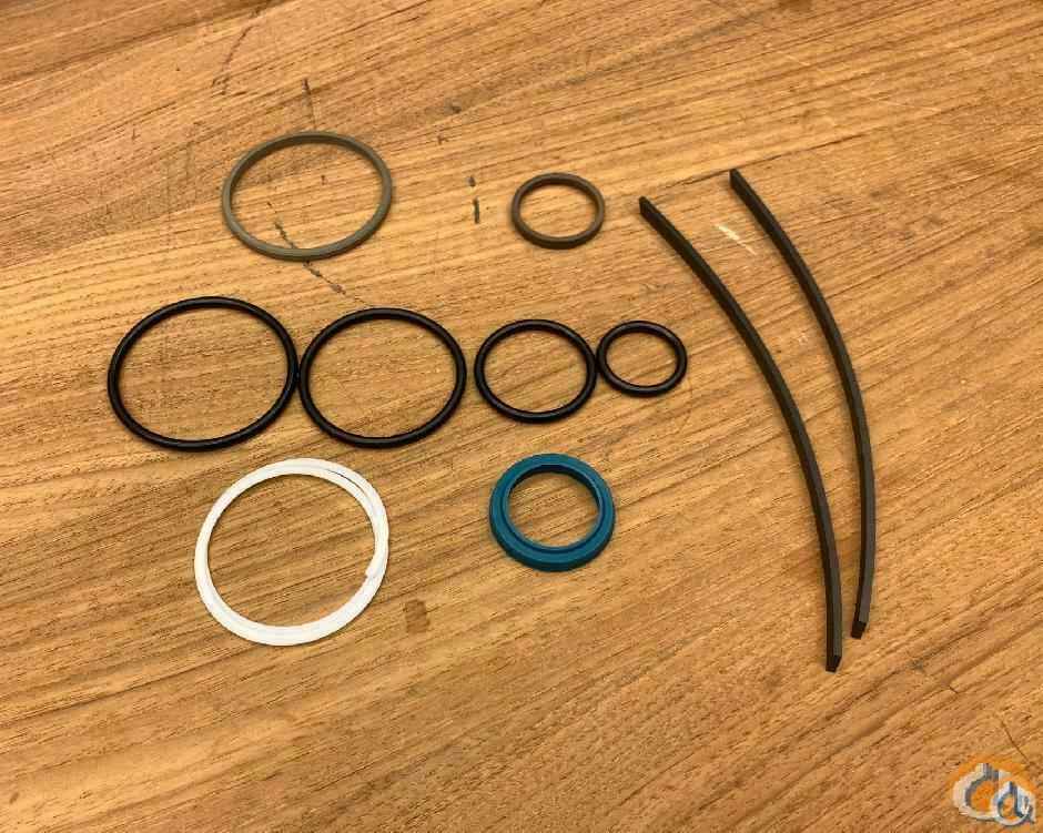 3324260 - SET OF SEALS