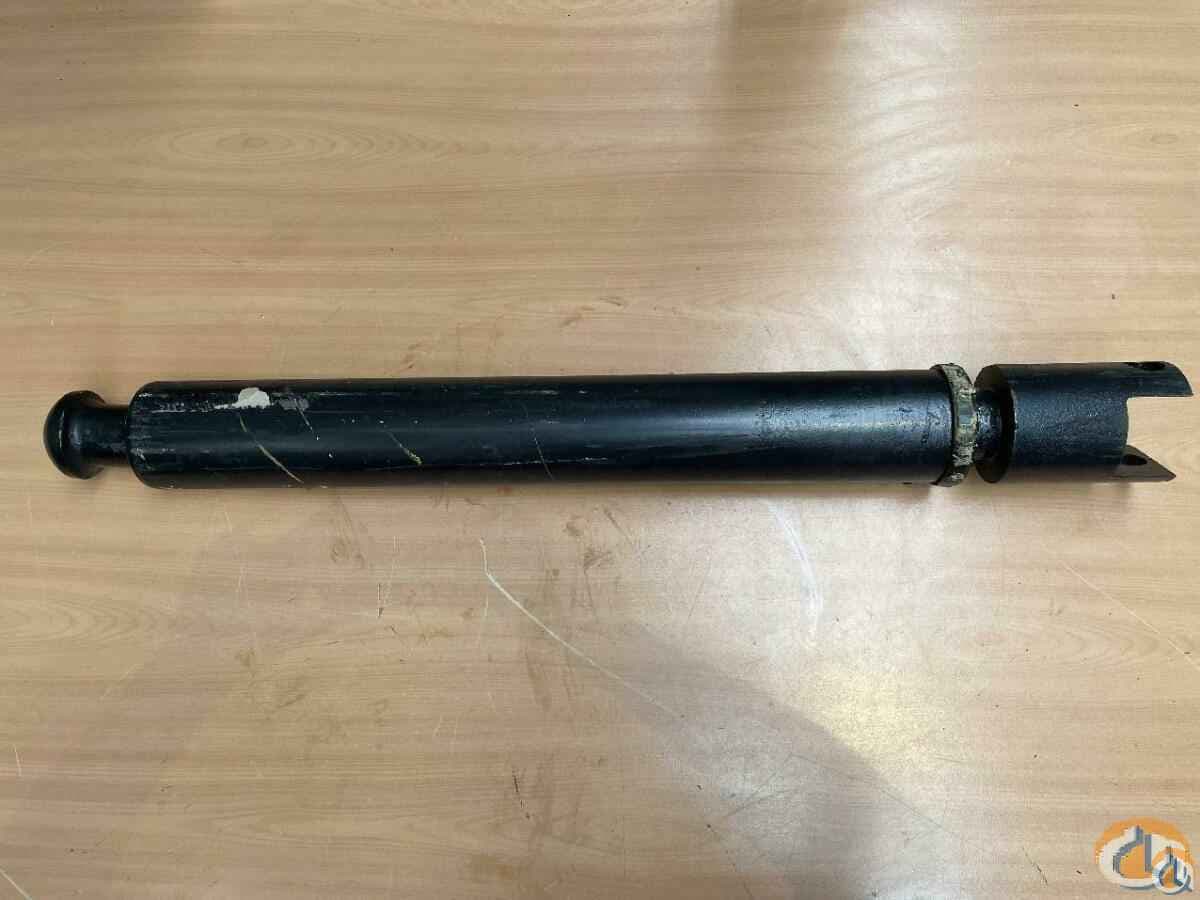 6372002887 - OUTRIGGER CYLINDER AT 400