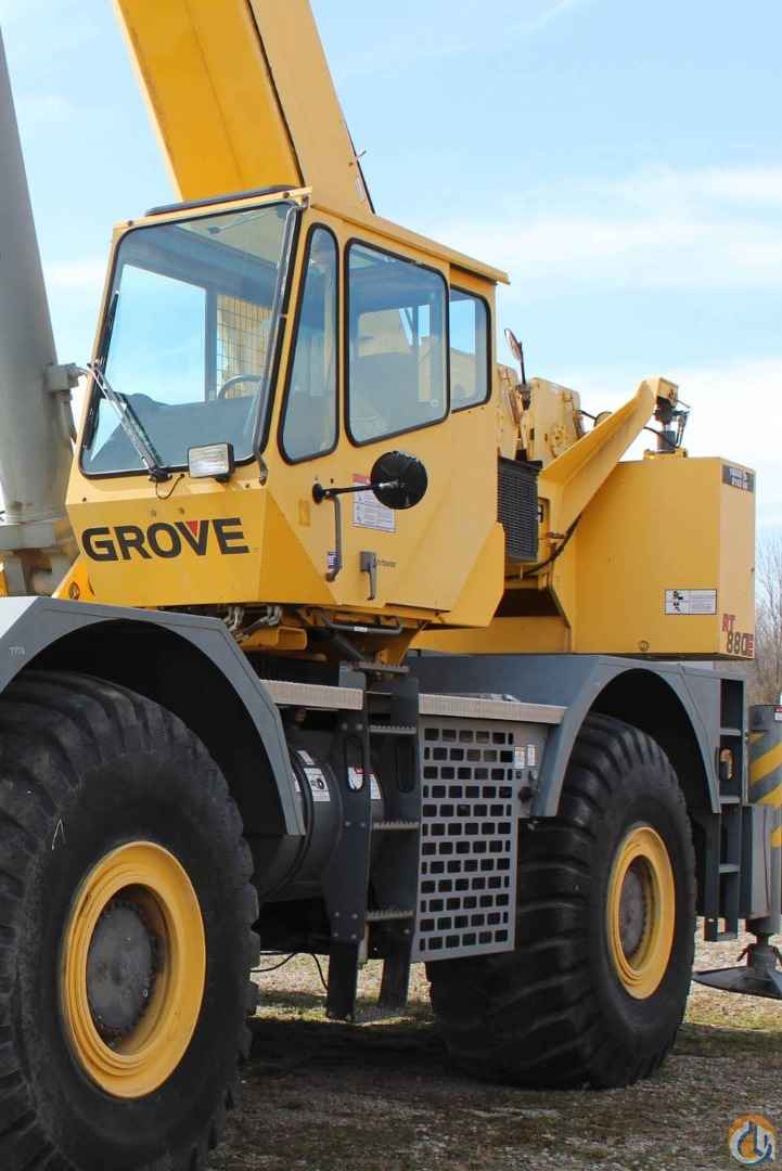 2012 Grove RT880E