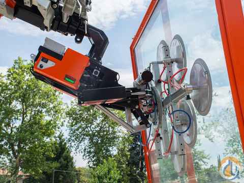 Glass Manipulator for Cranes