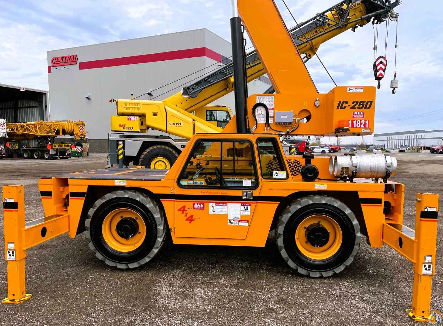 2023 Broderson IC-250-3E