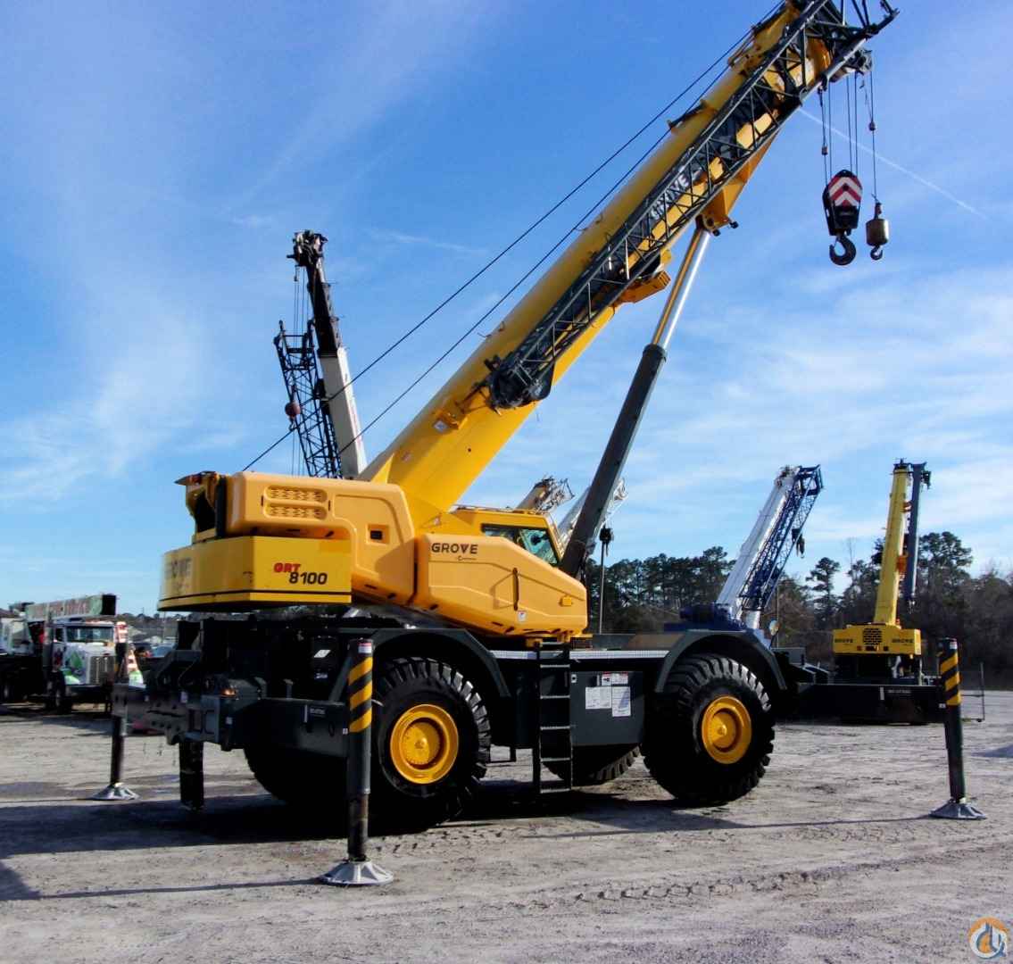2019 Grove GRT8100