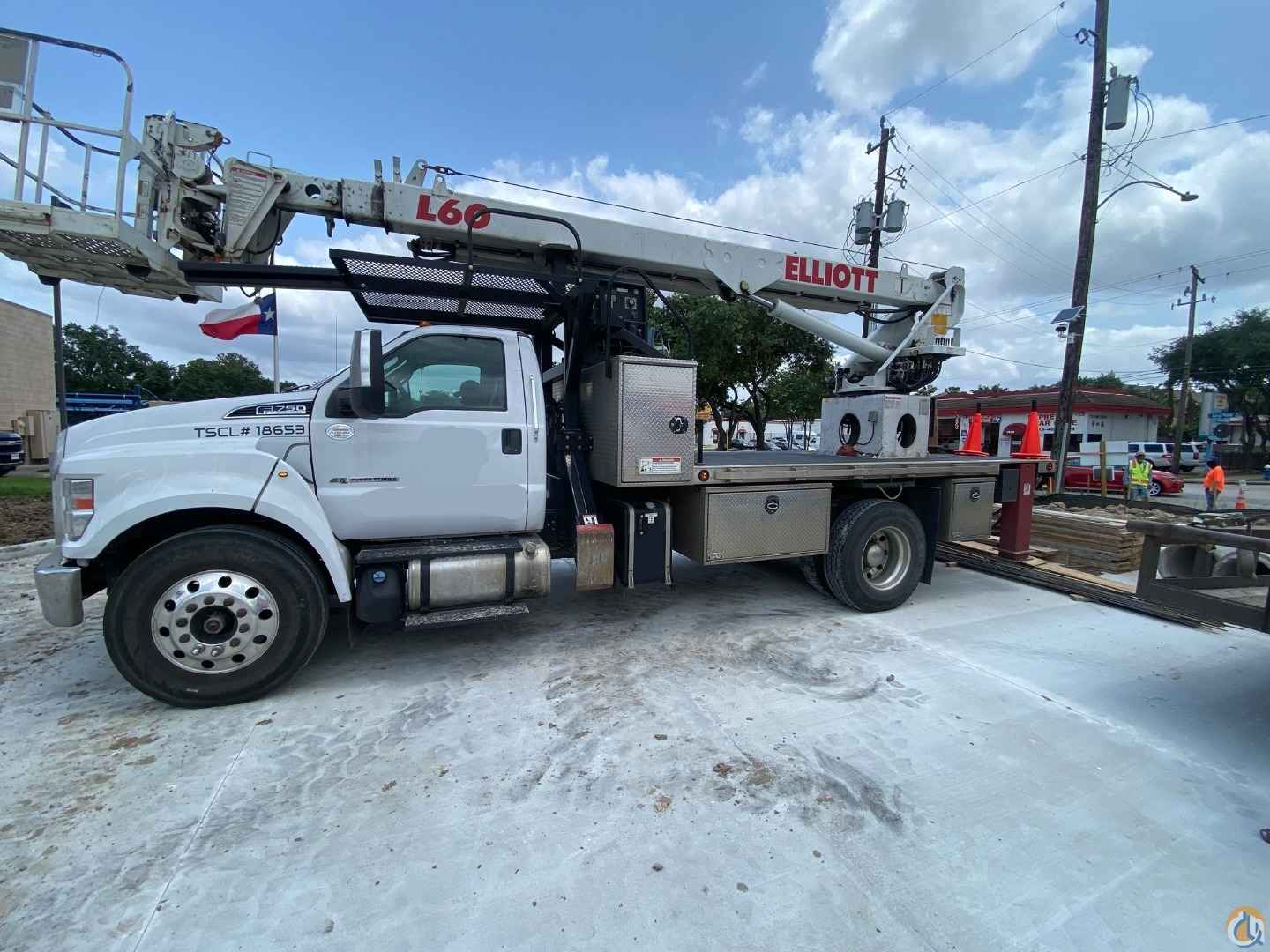 2021 Elliott L60R HiReach