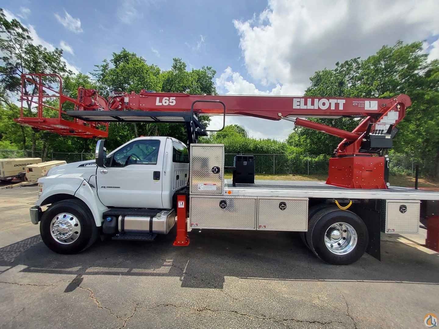 2024 Elliott L65R
