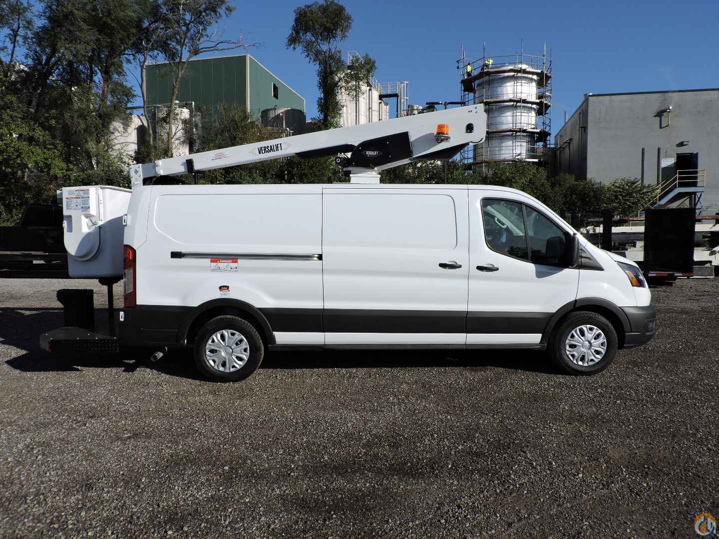2023 Versalift Vantel-29-NE