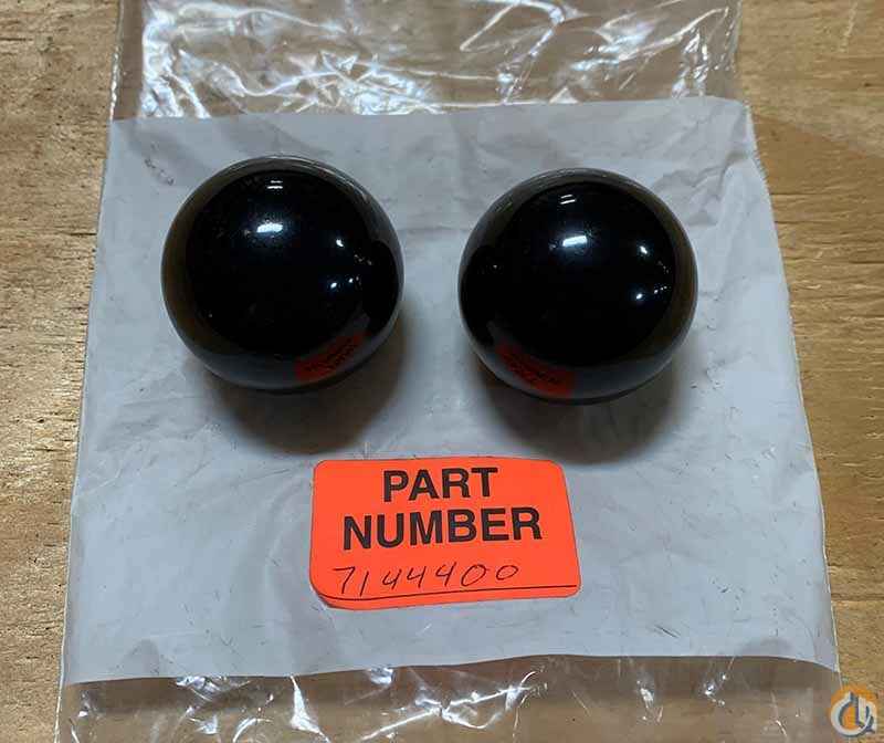 KNOB 1.875 BLACK PLAS WH