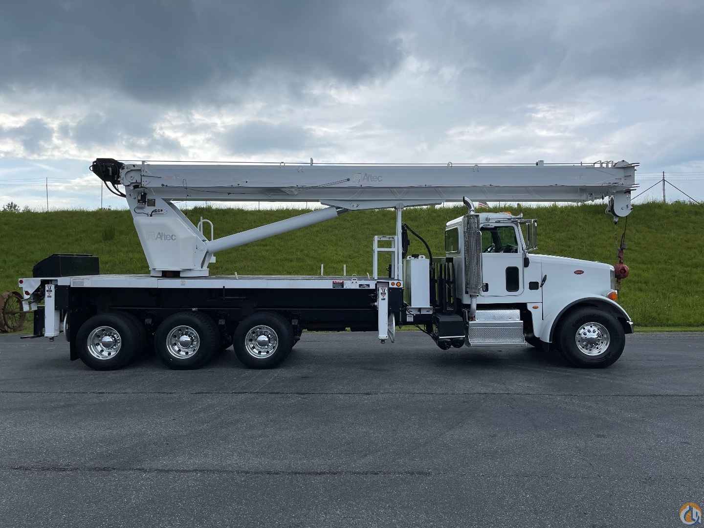 2012 Altec AC38-127