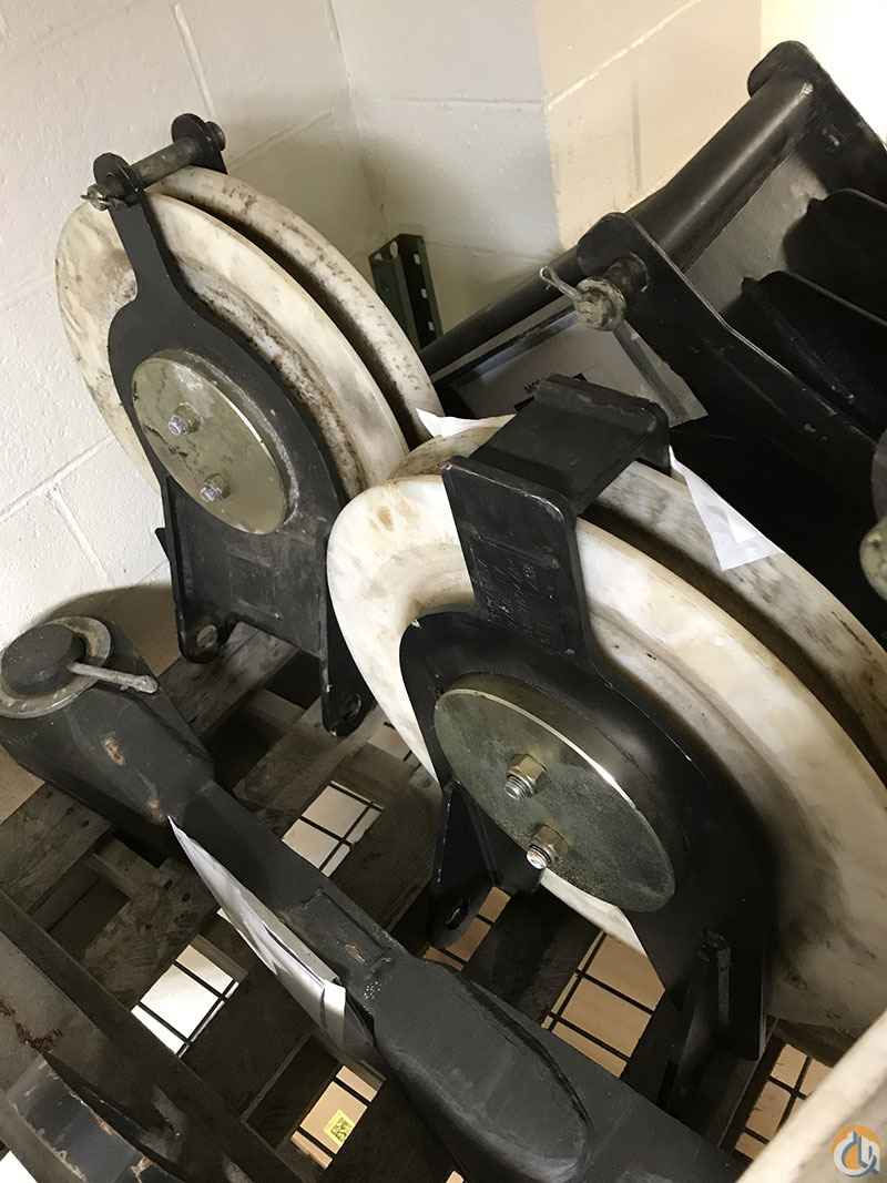 Grove Sheave Holder w/Sheave assy