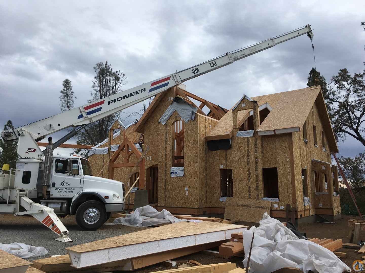 Clean 27.5 Ton Boom Truck