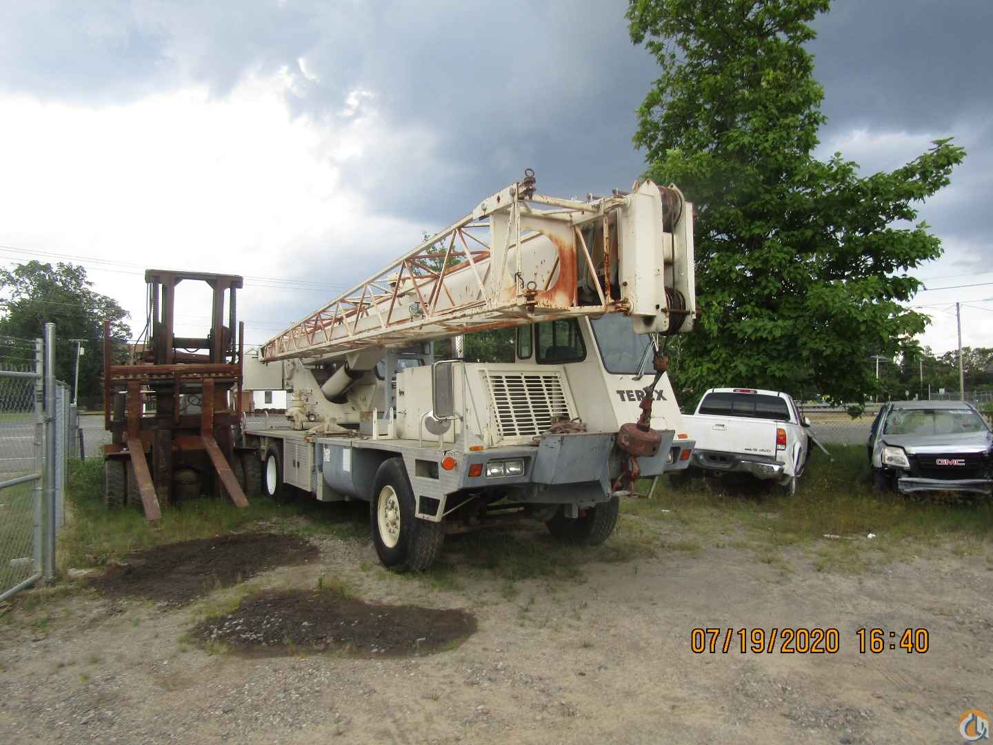 40 ton Terex T340 Hydraulic Truck crane- Needs some repairs.