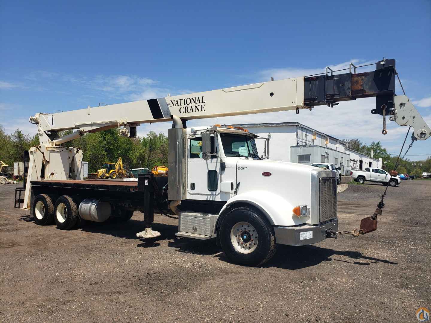 2010 National 9125 A Mounted on a Peterbilt 367