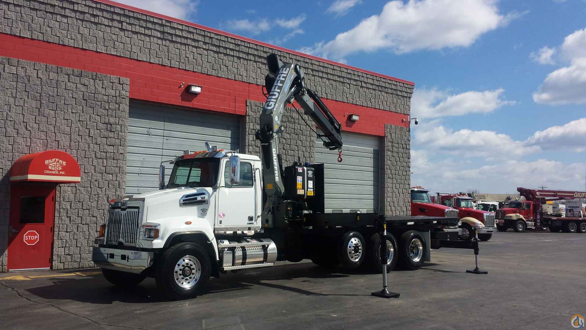 NEW MANITEX 38528 SP GOLD ARTICULATING CRANE