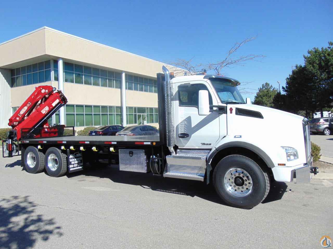 NEW PM 26523 KNUCKLE BOOM ON 2020 KENWORTH T880 T/A WITH 21′ 6″ STEEL DECK – 485 HP – AUTO 18-SPD