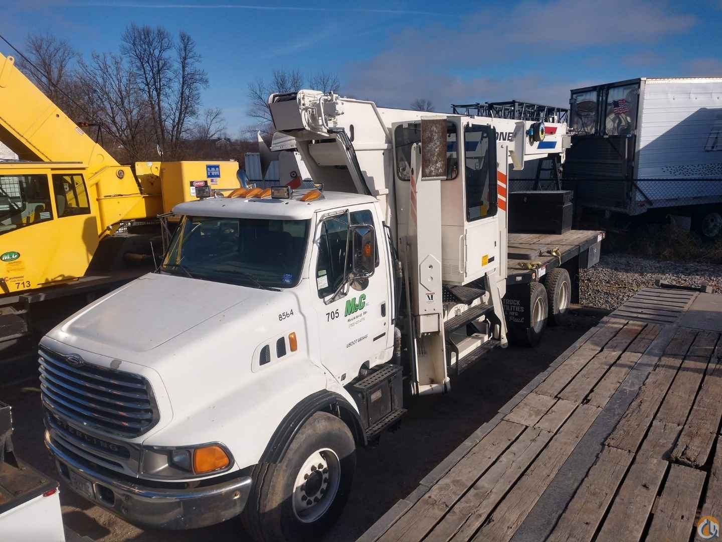 2000 Pioneer X4000RCC Boom Truck