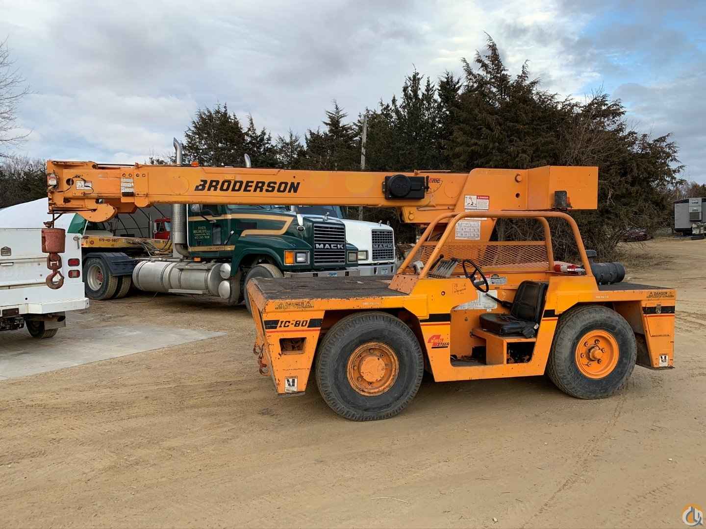 2007 Broderson IC-80-3G 9 Ton Carry Deck Crane